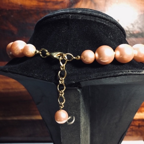 One Strand Champagne Glass Pearl Necklace - Picture 3 of 3